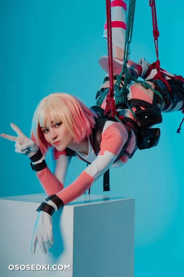 DonnaLoli - Gwenpool - 13