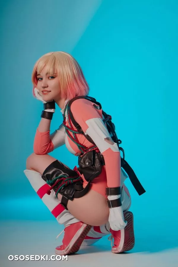DonnaLoli - Gwenpool - 21