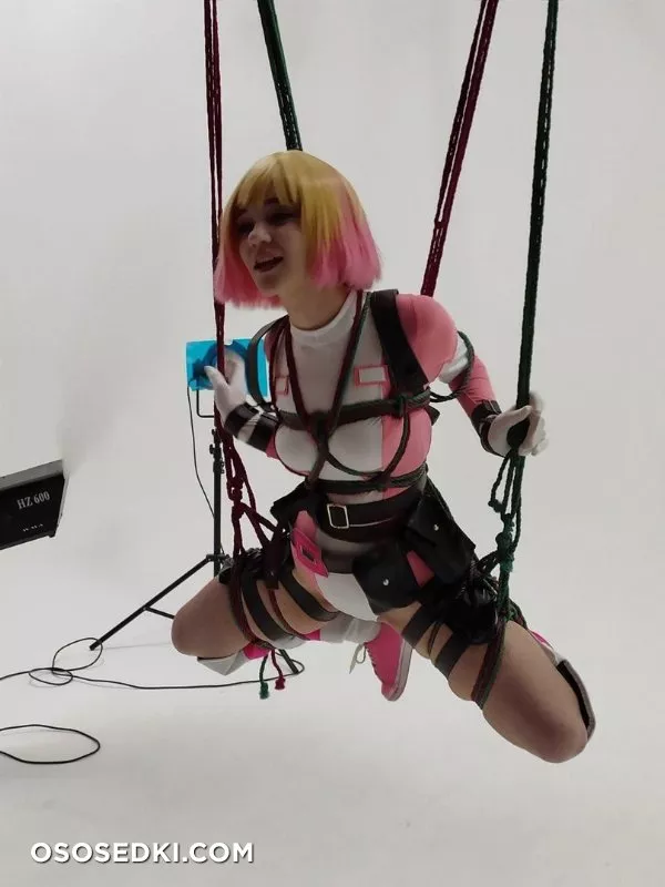 DonnaLoli - Gwenpool - 43