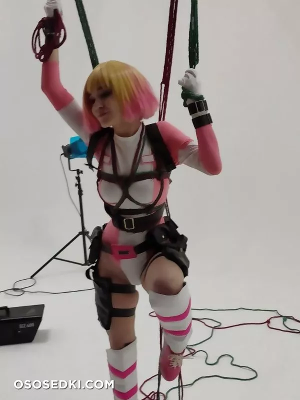 DonnaLoli - Gwenpool - 60