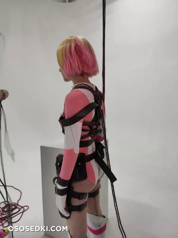 DonnaLoli - Gwenpool - 63