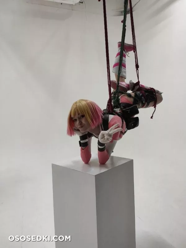 DonnaLoli - Gwenpool - 67