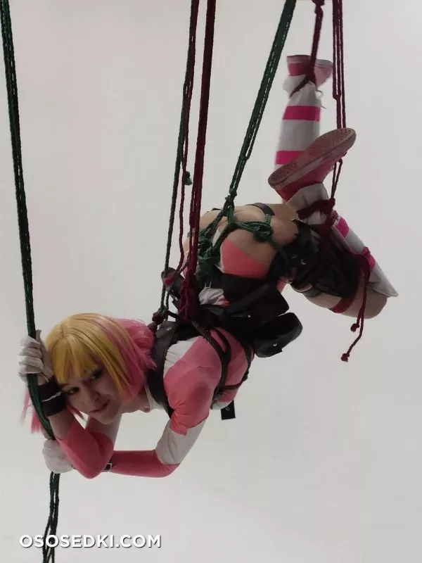DonnaLoli - Gwenpool - 79