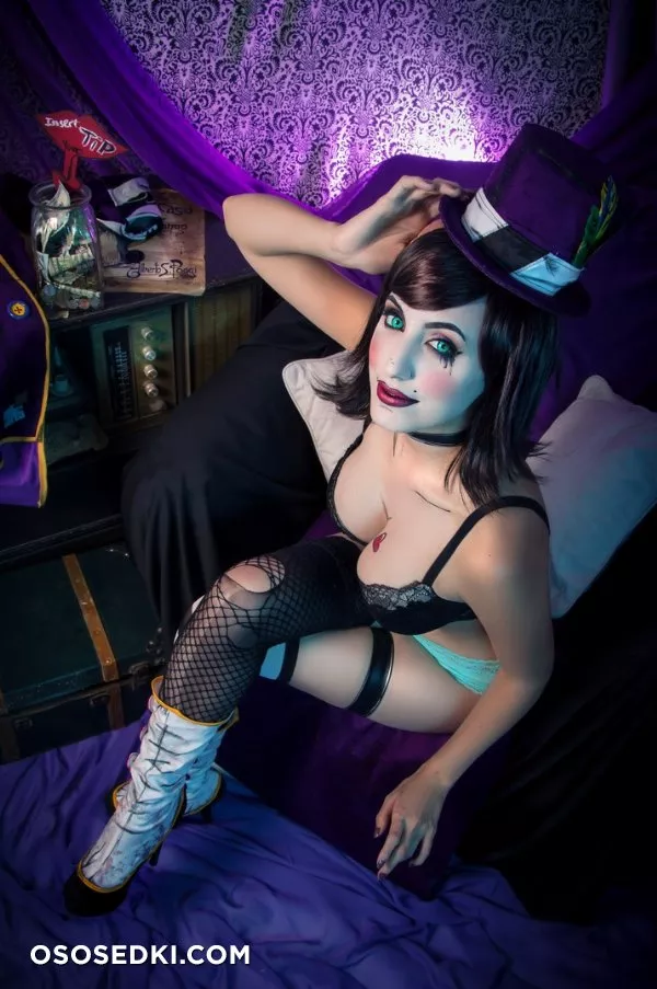 Glory Lamothe - Mad Moxxi - 11