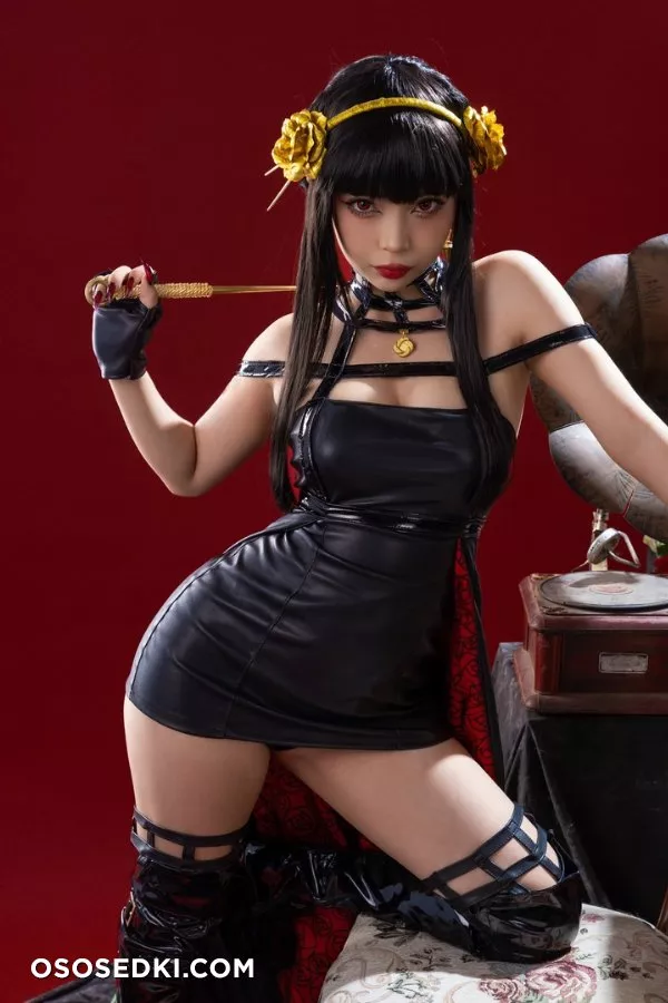 Umeko J - Yor Forger - 28