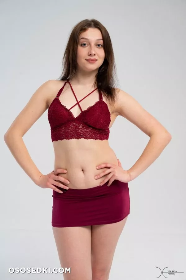 Annabelle - The Short Red - Heal-Fit - 8