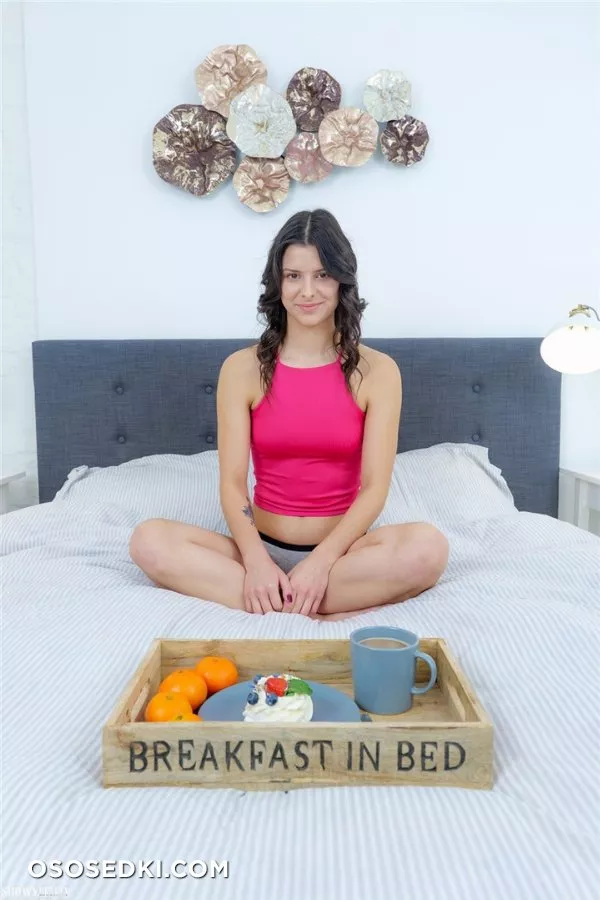 Amelia Grace - Breakfast In Bed - ShowyBeauty - 1
