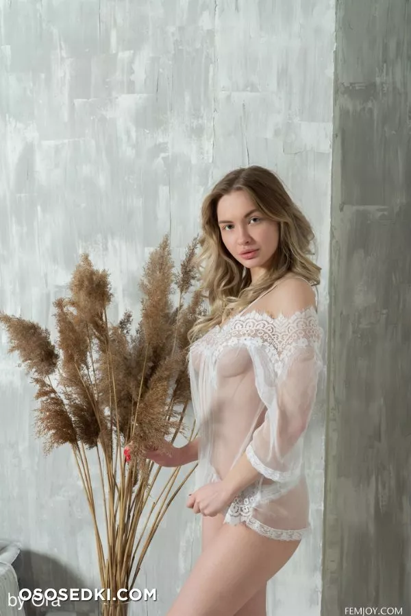 Sophie in Tempt - FemJoy - 2