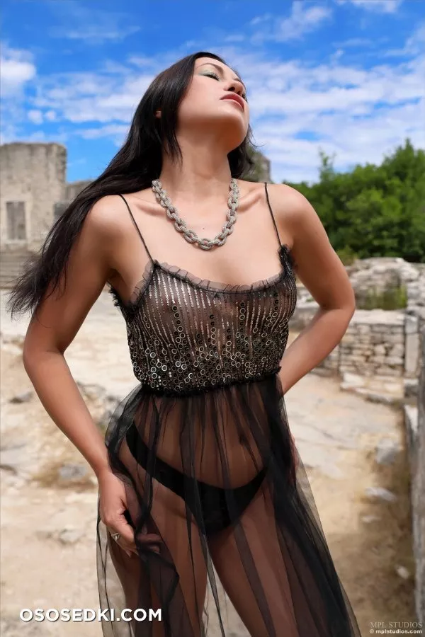 Mila - Sequins & Superheros - MPLStudios - 20