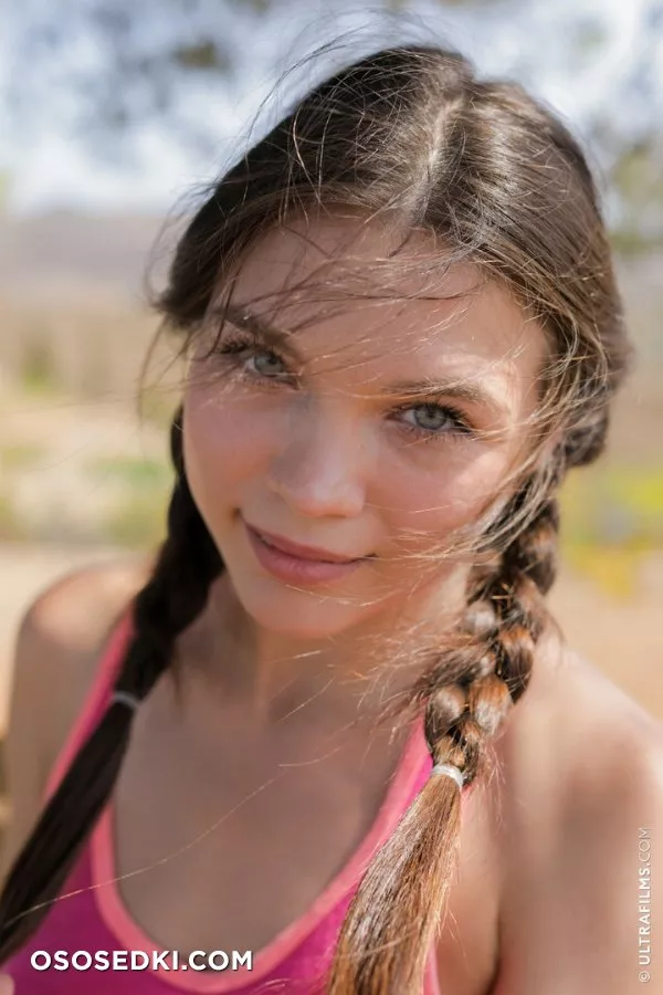 Elizabeth T - Intrigue Me - UltraFilms - 3