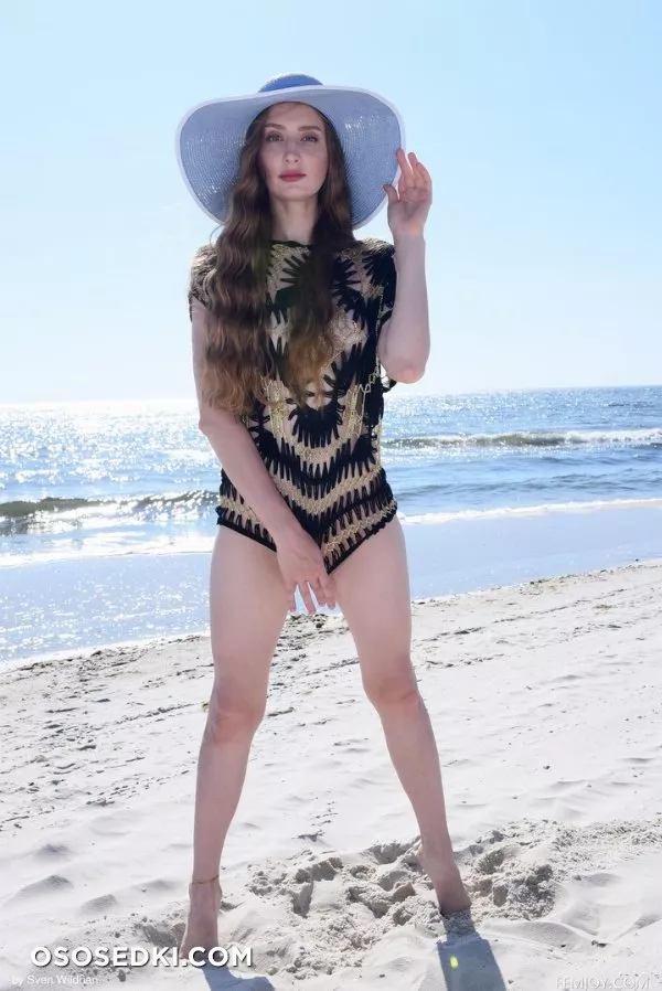Imogen in Beach Day - FemJoy - 17