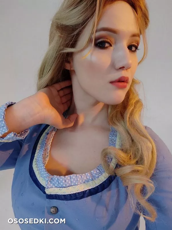Lada Lyumos - [Westworld] Dolores Abernathy - 28
