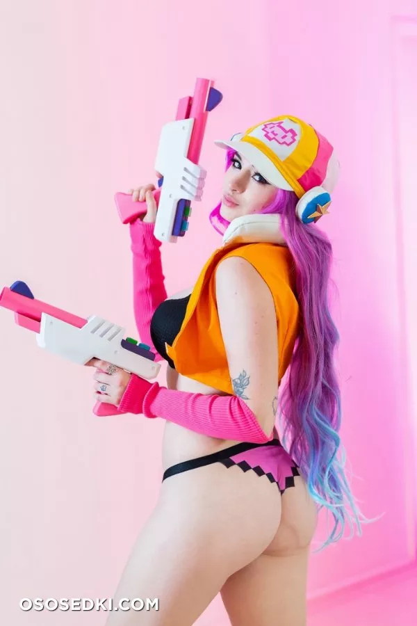 Kayla Erin | Miss Fortune - 1