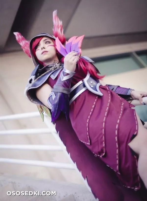 Serinide Nudes - serinsfw Pussy & Tits Photos in Xayah Onlyfans Cosplay - 2