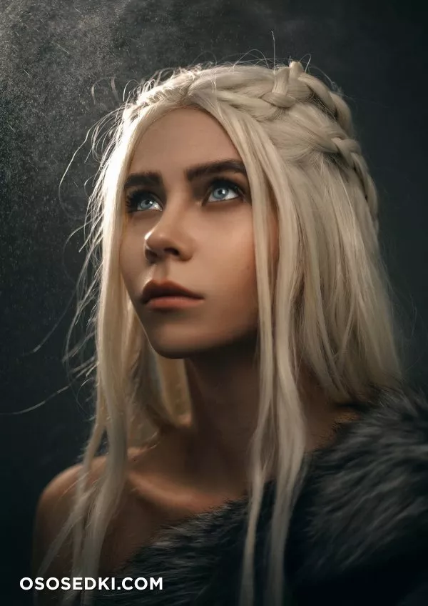 Anastasia Romanova | Daenerys - 12