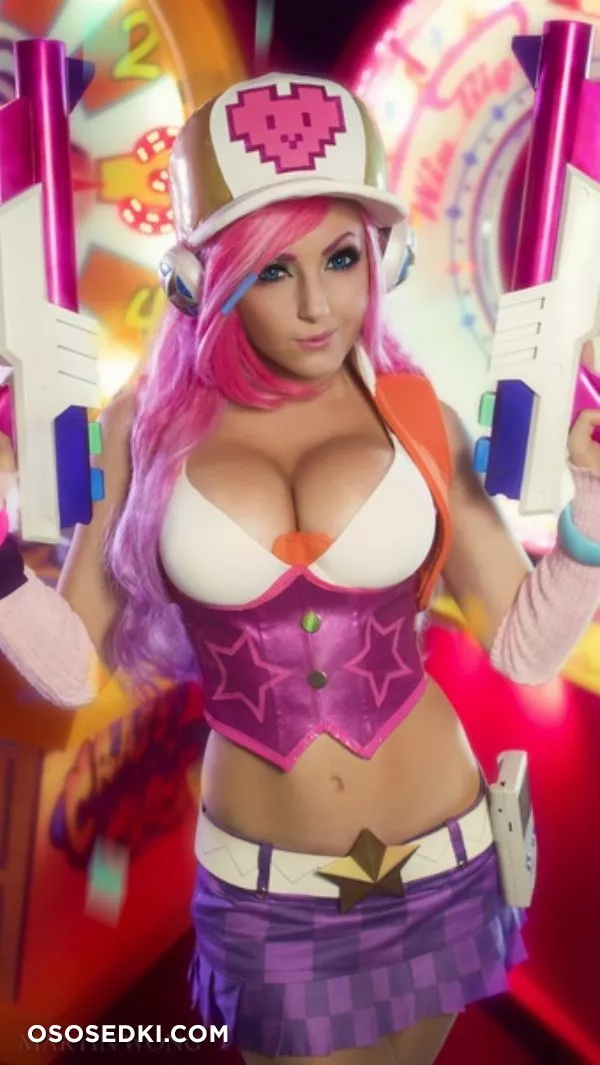 Jessica Nigri | Miss Fortune - 9