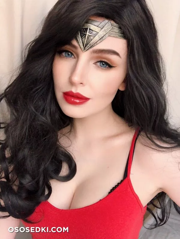 uksauksa | Wonder Woman - 1