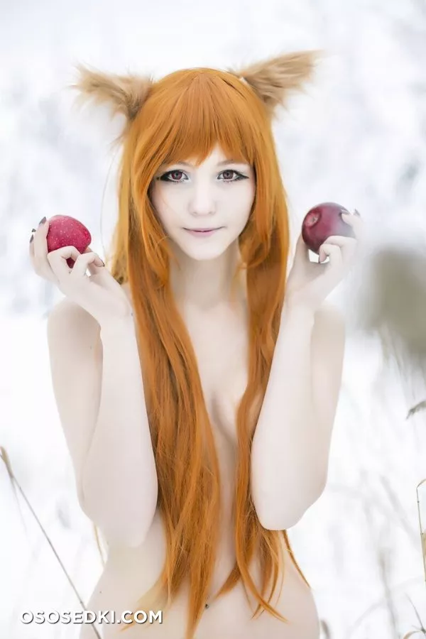 Tsuki Desu | Holo - 11