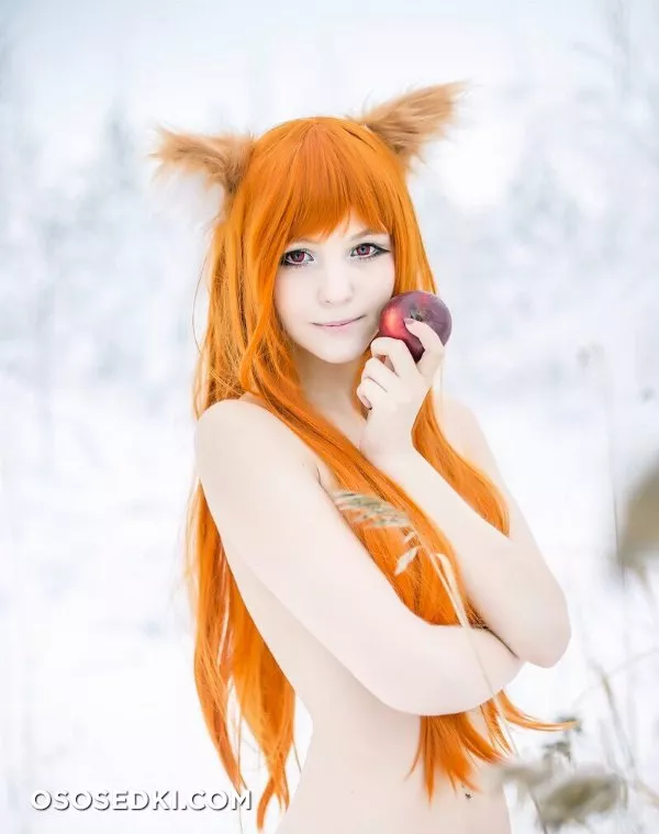 Tsuki Desu | Holo - 17