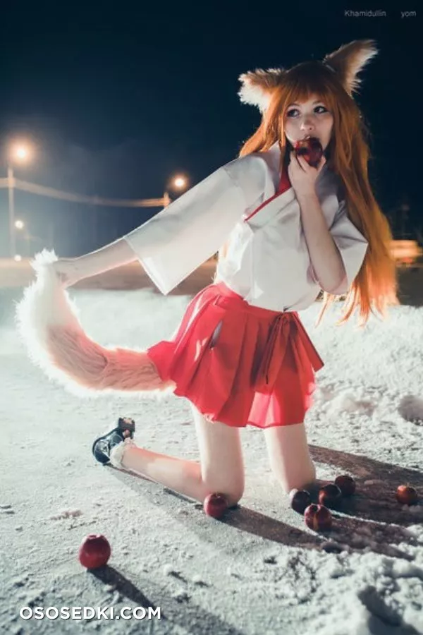 Tsuki Desu | Holo - 54
