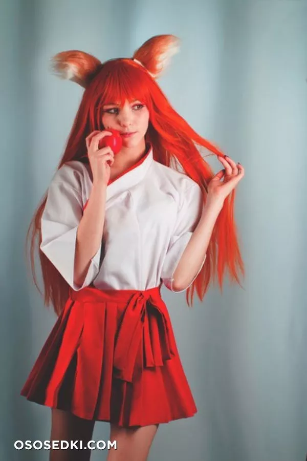 Tsuki Desu | Holo - 56