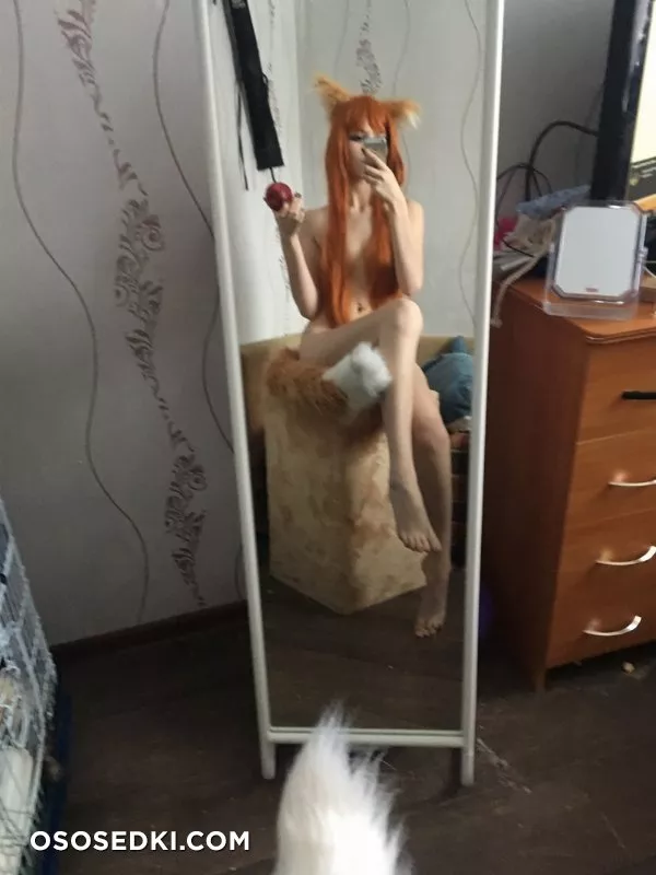 Tsuki Desu | Holo - 86