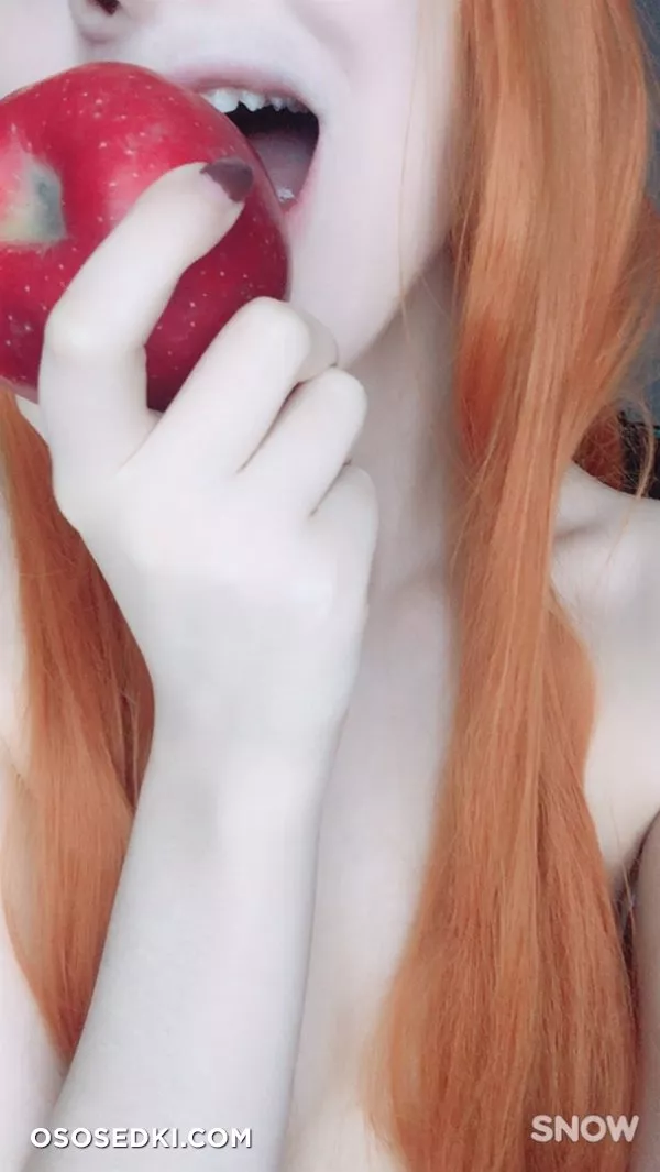 Tsuki Desu | Holo - 91