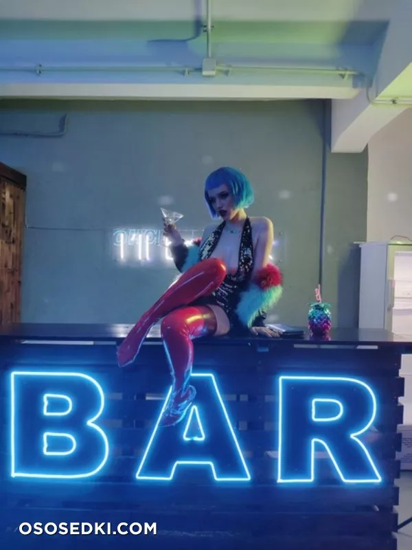 Lada Lyumos. Evelyn Parker. Cyberpunk 2077 - 43