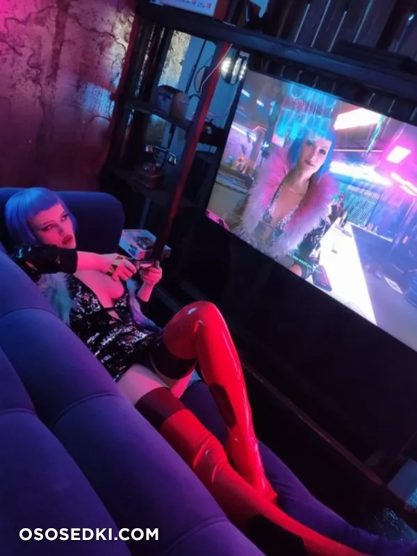 Lada Lyumos. Evelyn Parker. Cyberpunk 2077 - 47