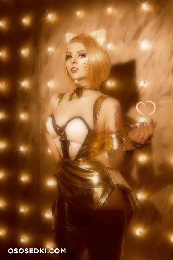 Bizarre Deer | Ahri - 34
