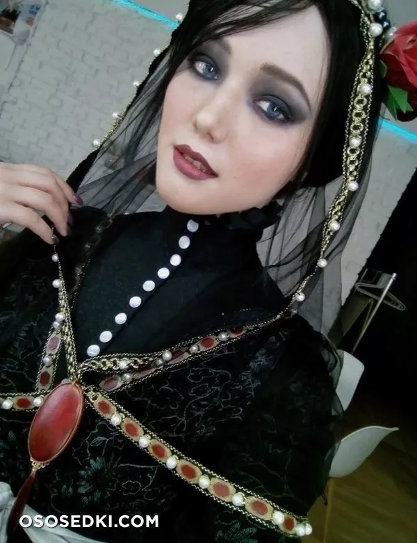 Lada Lyumos | Iris von Everec - 50