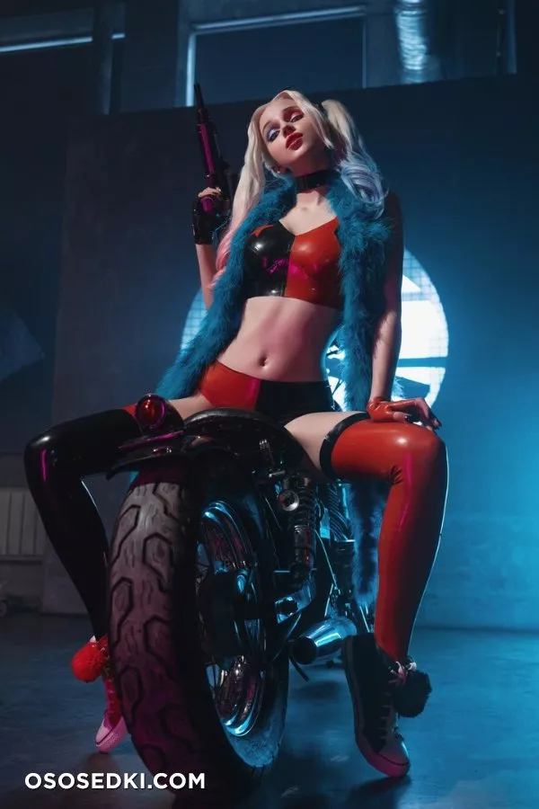 Harley Quinn latex by Shirogane Sama - 38
