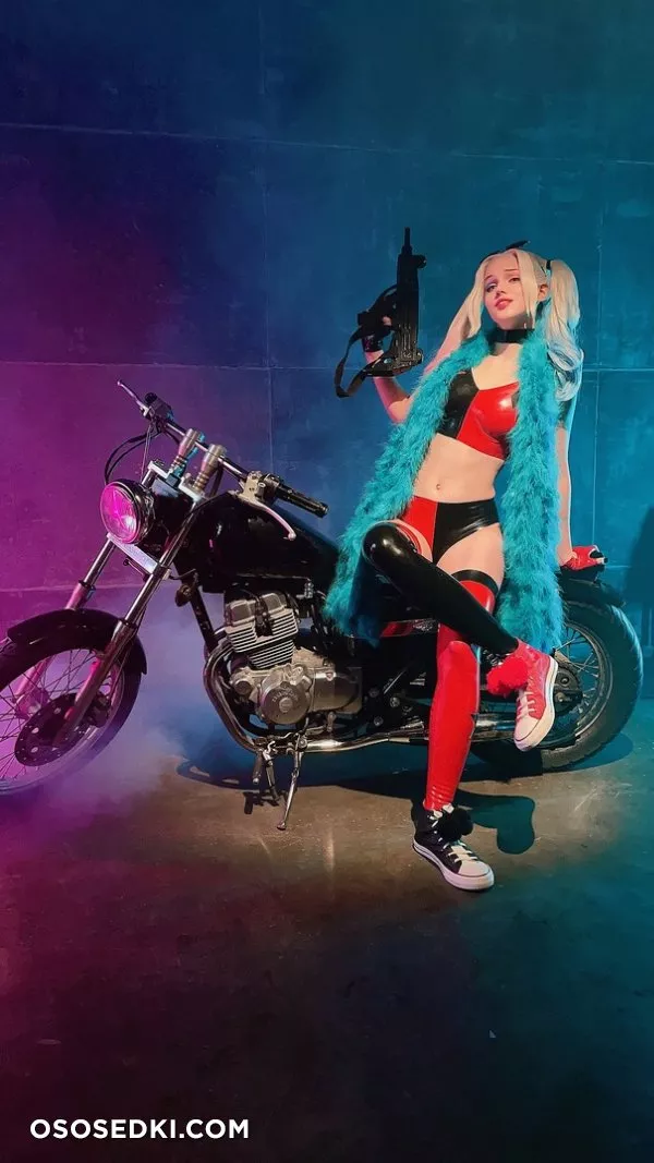 Harley Quinn latex by Shirogane Sama - 52