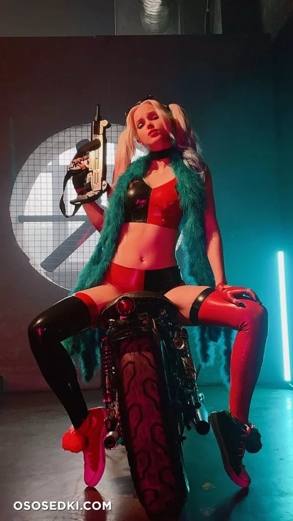 Harley Quinn latex by Shirogane Sama - 53