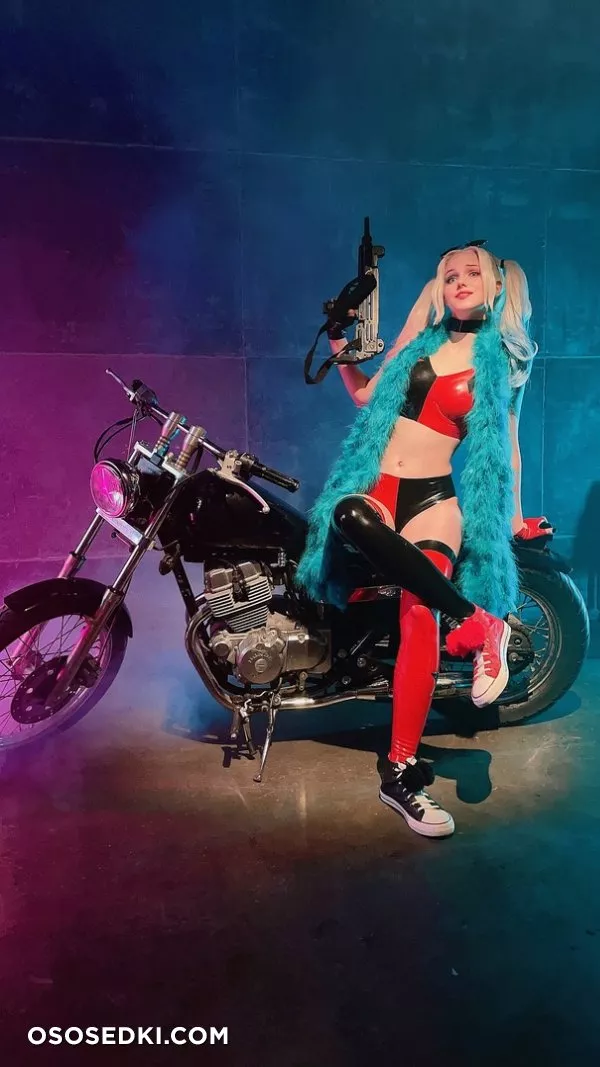 Harley Quinn latex by Shirogane Sama - 57