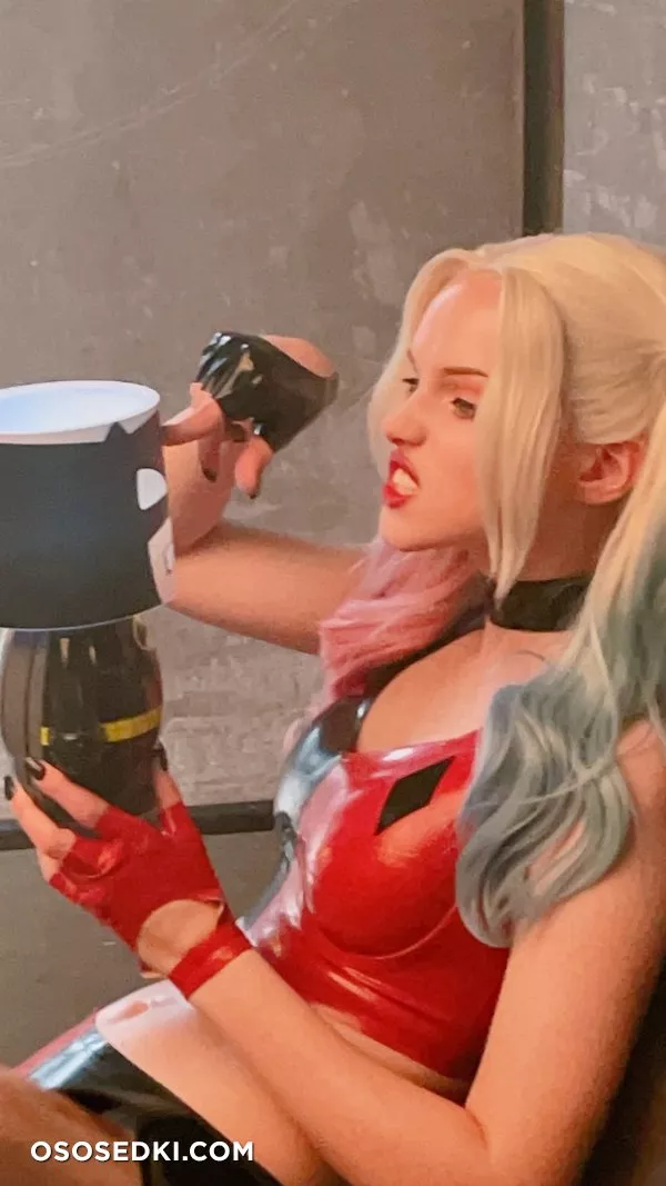 Harley Quinn latex by Shirogane Sama - 106