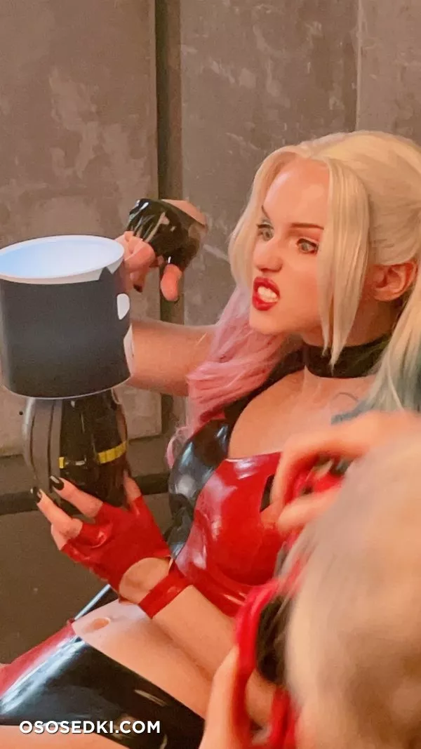 Harley Quinn latex by Shirogane Sama - 107