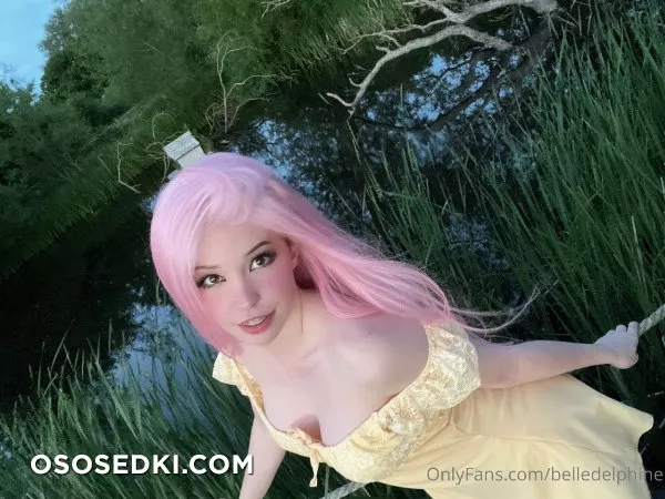 Belle Delphine Running in the field - 82