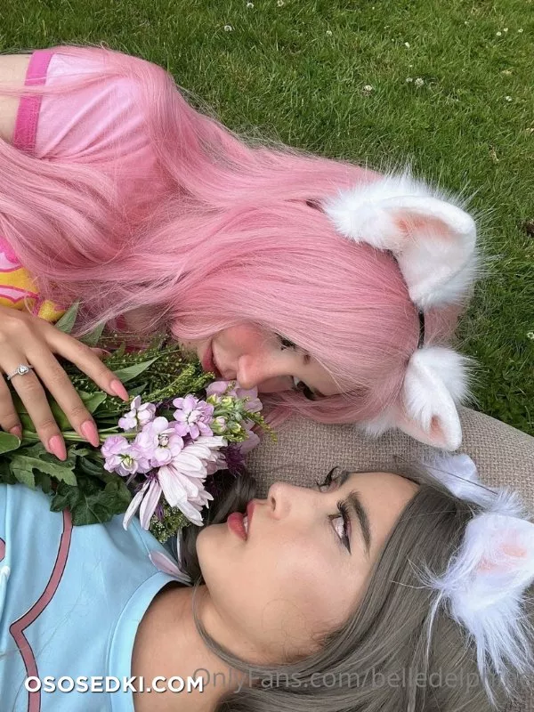 Belle Delphine & Tayszea 3 - 49