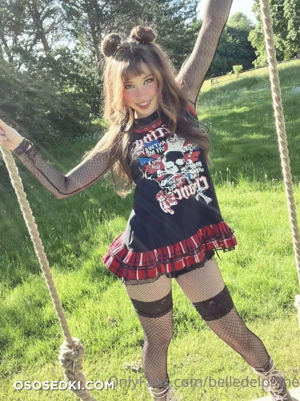 Belle Delphine Swings, boxing and ducks - 18