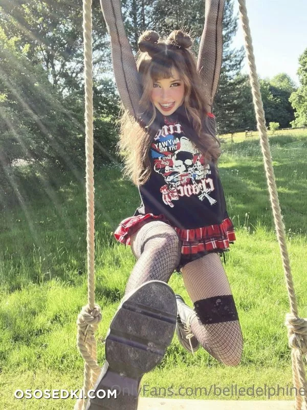 Belle Delphine Swings, boxing and ducks - 20