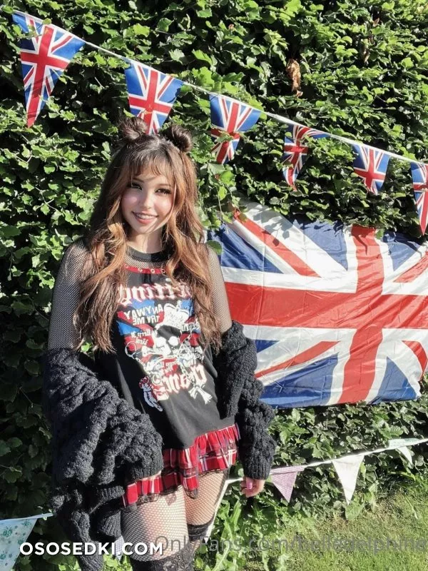 Belle Delphine Swings, boxing and ducks - 58