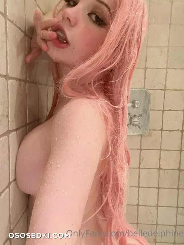Belle Delphine In the bathroom - 2