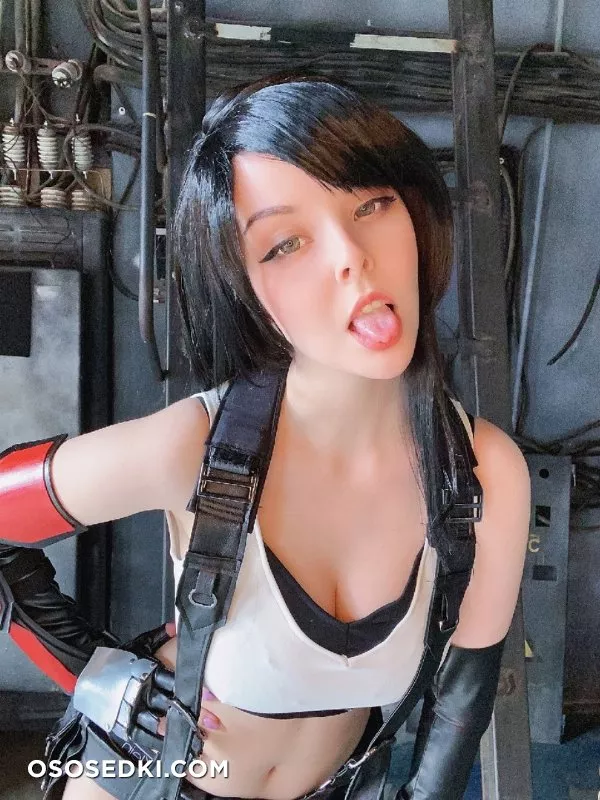 Helly Valentine. Tifa Lockhart. Final Fantasy - 23
