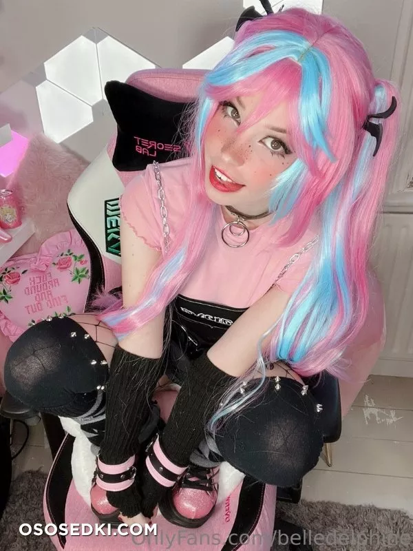 Belle Delphine Pink-Blue Hair - 11