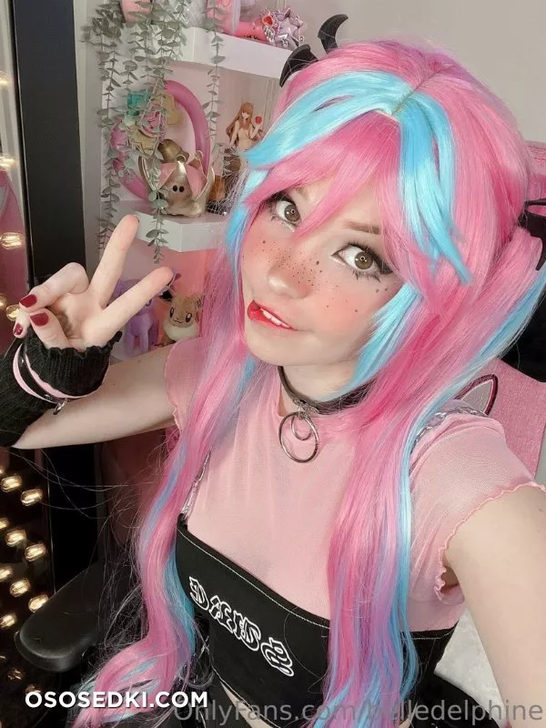 Belle Delphine Pink-Blue Hair - 13