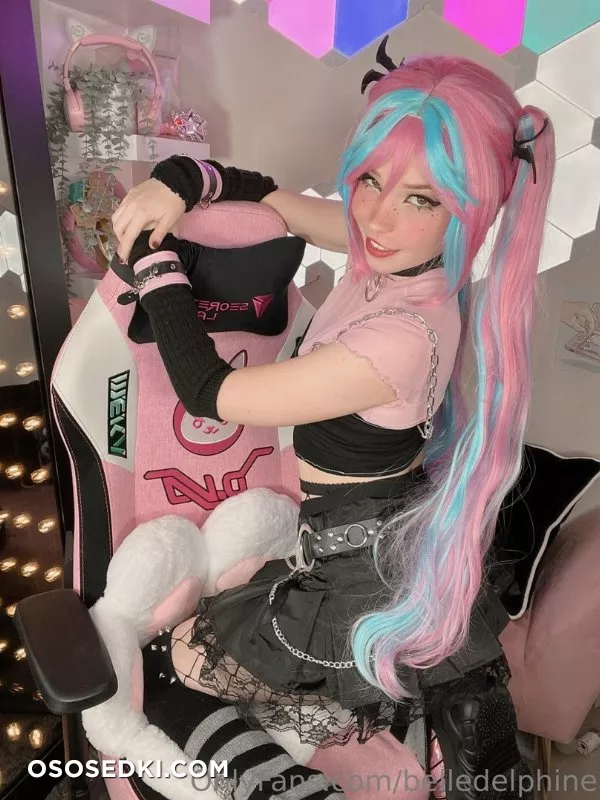 Belle Delphine Pink-Blue Hair - 37