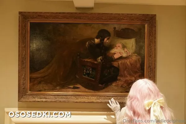 Belle Delphine Candles and paintings - 39