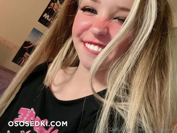 Belle Delphine Nostalgia Quest - 38