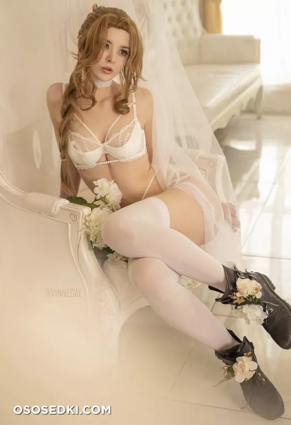 Aerith by Vinnegal - 1